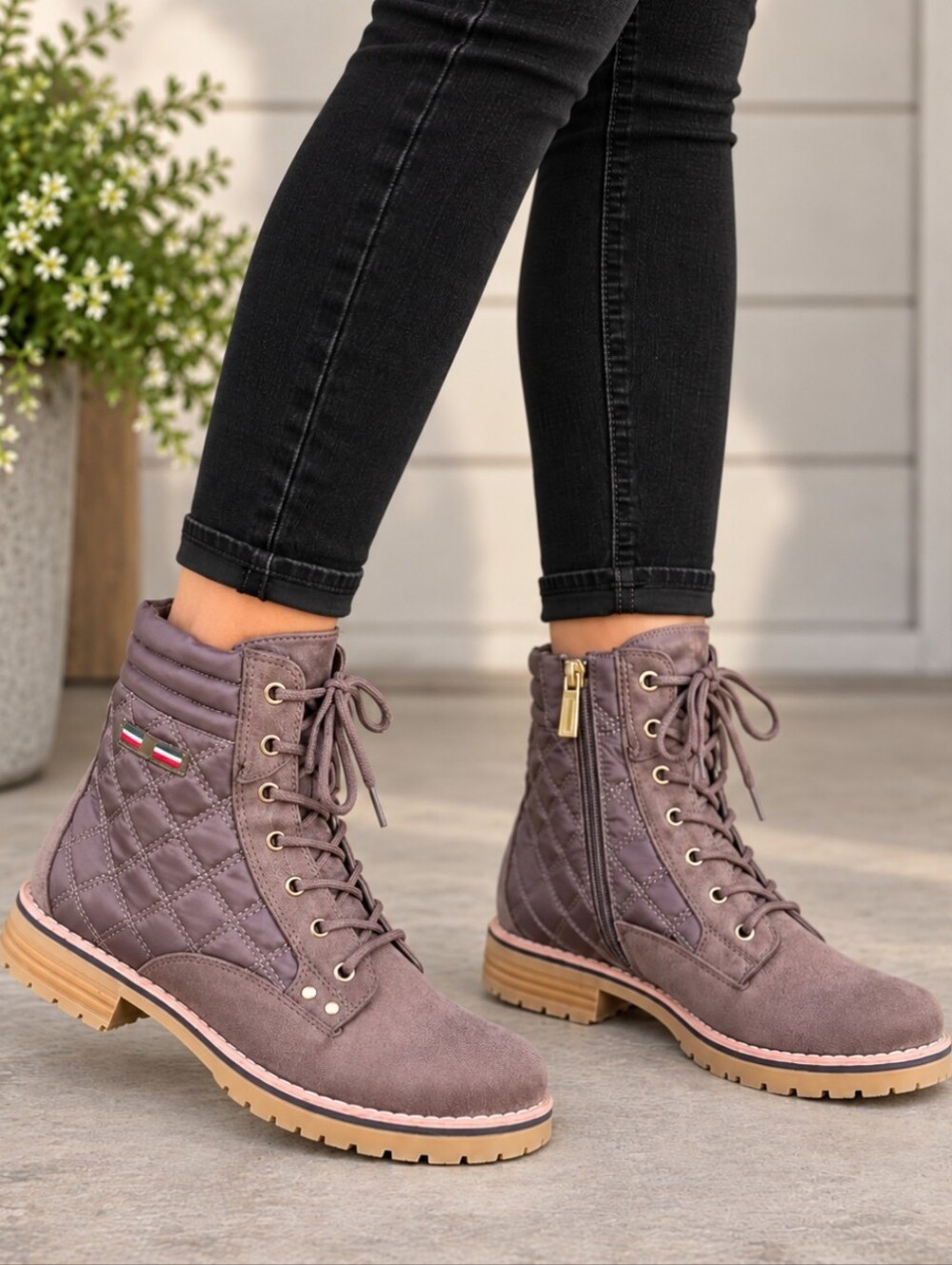 Tommy Hilfiger NEW Onella Y2K Preppy Utility Quilted Lace Up Lug Sole Boots 7.5M